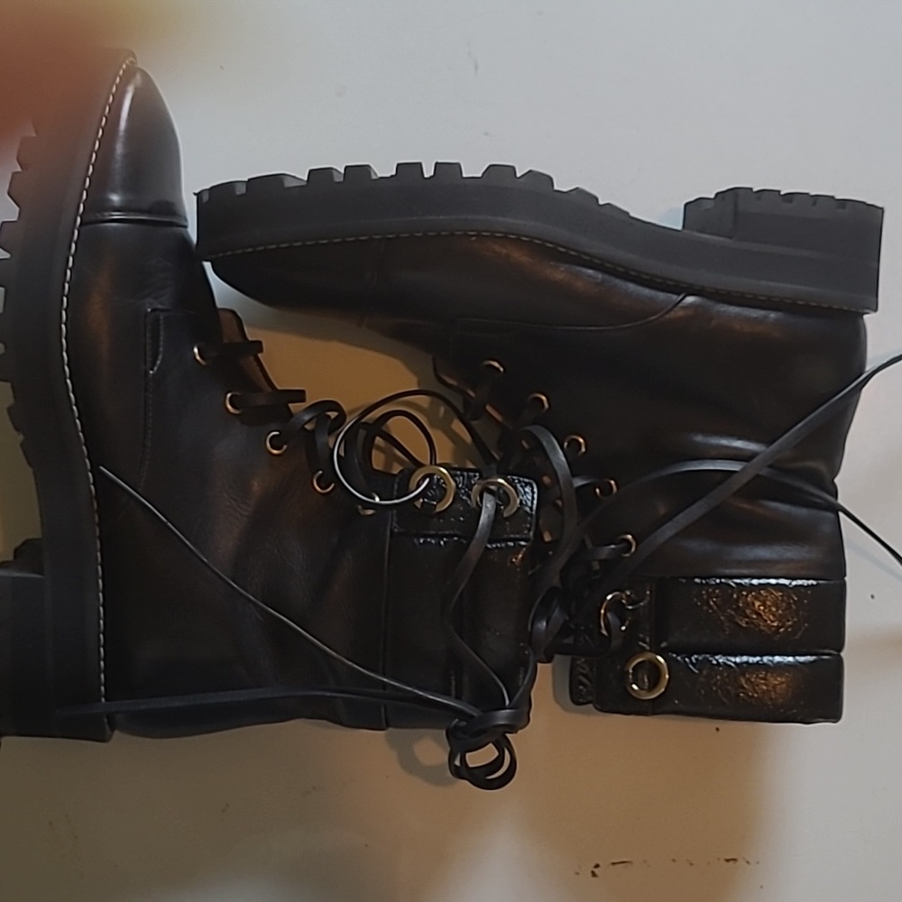 STUART WEITZMAN BLACK COMBAT BOOTS SIZE 7
